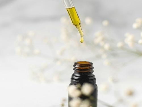 Alpha Pinene: Aroma Naturalis et Applications Versatilis